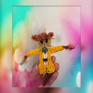 Rainbowloom scarecrow figurine